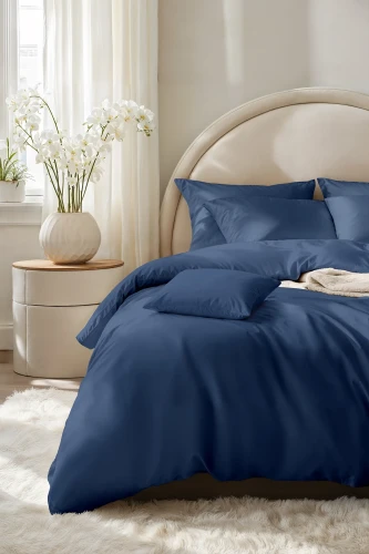 Pościel satynowa granat aranż 1.webp