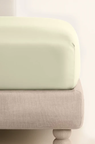 Prześcieradło jednobarwne satynowa bawełna masełkowa 1.webp