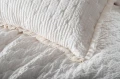 Poszewki i Narzuta Amour marszczona z falbanką Spod Igły i Nitki biała 5.webp