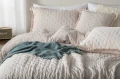 Poszewki i Narzuta Amour marszczona z falbanką Spod Igły i Nitki kaszmir 4.webp