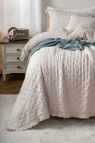 Poszewki i Narzuta Amour marszczona z falbanką Spod Igły i Nitki kaszmir 7.webp