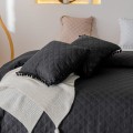 narzuta pompoo czarna łóżko 1 small.jpg