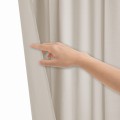 Zasłona Viva taupe ręka 1.jpg