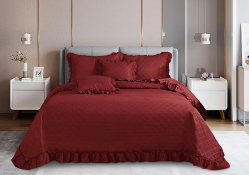 Narzuta Ruffy bordo 1a.jpg